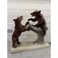 Статуэтка  МЕДВЕДИ НА БРЕВНЕ. Большая. ГДР.    Распродажа коллекции!!!