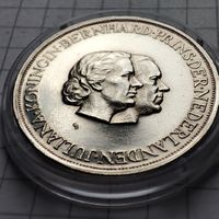 Нидерланды серебрянная медаль Юлиана и Бернхард  25 годовщина свадьбы 1962 года .