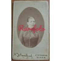 1890-е Визит-портрет девушка студийное фото типажи ретро фотограф Ануфриев СПБ
