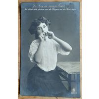 Старинная импортная открытка. Подписана. Марка.