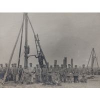 Фото ПМВ . Подразделение телеграфистов-восточный фронт, оборудуют связь.Оригинал!