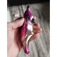 Большой попугай,целый,с рубля