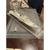 Модель каробля. Смотрите фото.