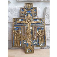 Распятие Христово, с предстоящими, две эмали.