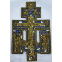 Распятие Христово, с предстоящими, две эмали.