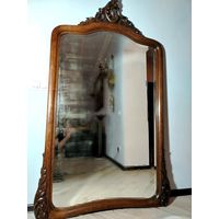 Большое зеркало.