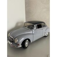 Коллекционная модель авто Audi 1:18