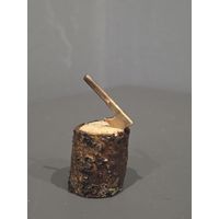 Пень с топором