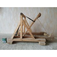 Действующий макет древней катапульты.