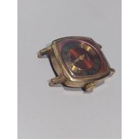 Женские часы Слава 17 камней, позолота Au 10. На ходу. На задней крышке есть неглубокая гравировка. ссср