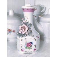 Фарфоровая соусница
