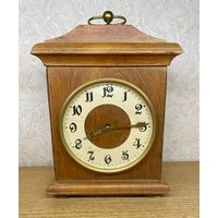 Механические, настольные часы, времён СССР.