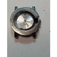 Часы кварцевые OMAX . С рубля