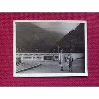 Старая фотография. Девушка с ребенком.