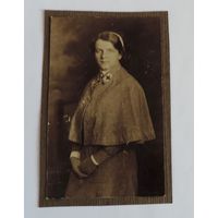 Фото сестры милосердия до 1917 г. Германия. 1-я мировая война. Размер фото 8.5-13.5 см.