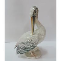 Статуэтка фарфоровая "Пеликан" 60-е годы фирма "Карл Энс" Германия. Высота 14.5 см. Целая, без реставрации.