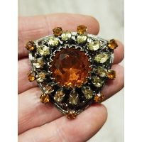 Шикарная крупная,толстая брошь ,времён СССР,целая,с рубля