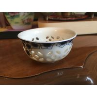 Солонка, рисовый бело-синий фарфор