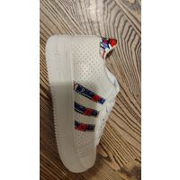 Новые кроссовки