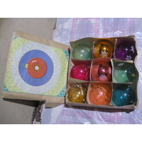 Коробка ёлочных игрушек СССР большие шары диаметром 10 см