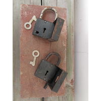 Замок навесной ссср .С ключиками цена за 2замка ,