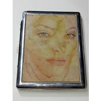 Портсигар с переливающиеся картинками .