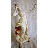Статуэтка антикварная, 1850 гг. Девушка в платье.