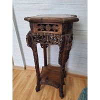 Резная палисандровая стойка