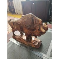 Статуэтка Зубр ( дерево) СССР.