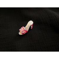 Брошь, туфелька