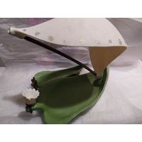 Шляйх(Германия),оригинал, 2 фигурки эльфов+Цветочный зонтик и лодка Баяла для маленьких эльфов,одним лотом(4 ед.)