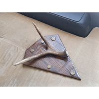 Рог с подставкой с медными вставками. С 1 рубля!