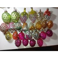 Ёлочные игрушки -  ВИНОГРАД . СССР .