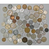 Монеты разных стран. Одним лотом 70 шт. С рубля