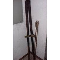 Лыжи старинные с деревянными палками
