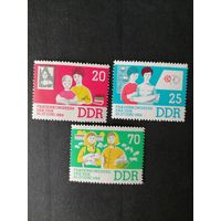 ГДР 1964 Полная серия марок "Женский конгресс в ГДР" (чистые* со следами от наклеек) Mi.1030-1032 каталог 2.00 евро