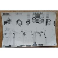 3 фото сотрудниц поликлиники Минского аэропорта. 1972 г. 13х18 см. Цена за все.