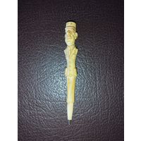 Редкая винтажная шариковая ручка Spade Depose с изображением генерала и президента Франции времён Второй мировой войны Шарля де Голля. 1960-е гг.