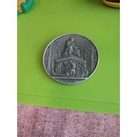 Настольная медаль