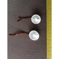 Два гузікі з вусікамі з фуражкі адным лотам, кр-86 к-37 (3658)