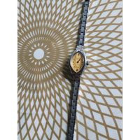 Часы наручные Заря с браслетом.  В коллекцию,ремонт,на запчасти.Состояние на скане.