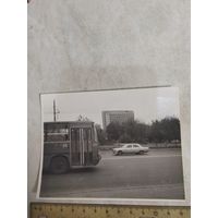 Фотография. Один из первых "Мерседесов" на улицах Минска.