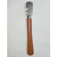 Стеклорез Алмазный , шестироликовый , марки  " Bohle Jobo "  Германия . С рубля .