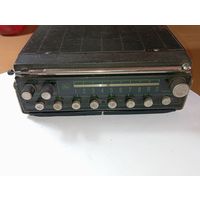 Радиоприемник " УРАЛ - АВТО - 2 " . Распродажа