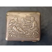 Портсигар -Три охотника на привале,мельхиор в Посеребрении 50е года