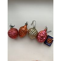 Лот елочных игрушек.