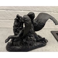 Статуэтка  Большая. БИТВА ОРЛА С ВОЛКОМ. Чугун.  Распродажа коллекции!!!