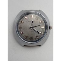 Полет, баланс цел, некоторое время идут и остававливаться. Требуется обслуживание, т.к. долго лежали без хода.