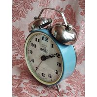 Редкий большой винтажный будильник Serkisof Garanti с дизайном паровоза.