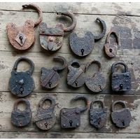 Старинные замки.14 штук .